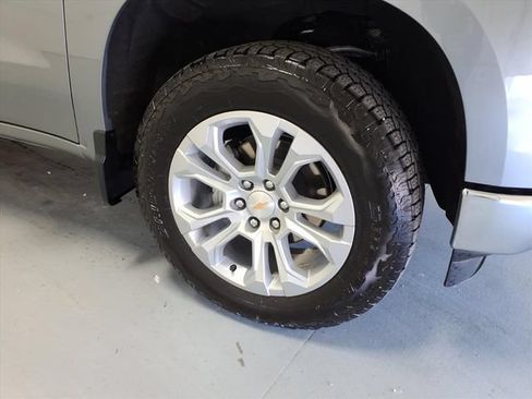 Used 2025 Chevrolet Silverado 1500 LTZ AWD/4WD image 9