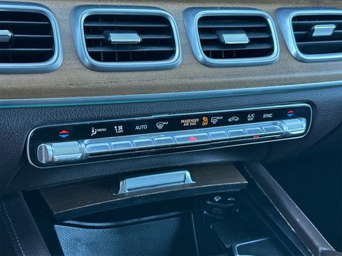 Certified 2022 Mercedes-Benz GLS 450 4MATIC image 25