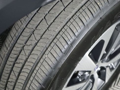 Used 2023 Subaru Outback Premium image 23