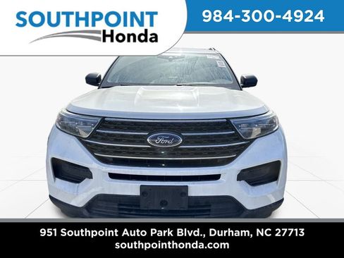 Used 2020 Ford Explorer XLT image 2