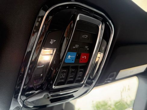 Used 2023 Jeep Grand Cherokee Overland w/ Advanced Protech Group III AWD/4WD image 28