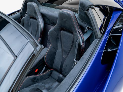Used 2024 McLaren 750S Spider RWD image 42