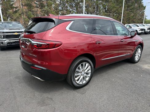 Used 2018 Buick Enclave Premium AWD/4WD image 10