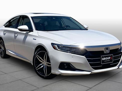 Used 2021 Honda Accord Touring image 3