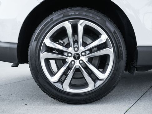 Used 2023 Ford Edge SE image 27