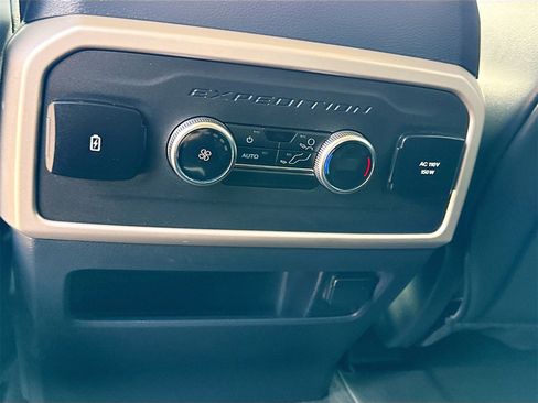Used 2024 Ford Expedition XLT image 25
