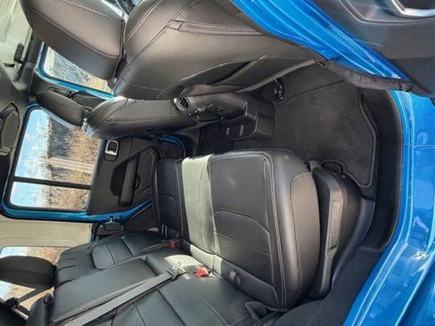 Used 2022 Jeep Wrangler Unlimited Sahara w/ Cold Weather Group AWD/4WD image 9