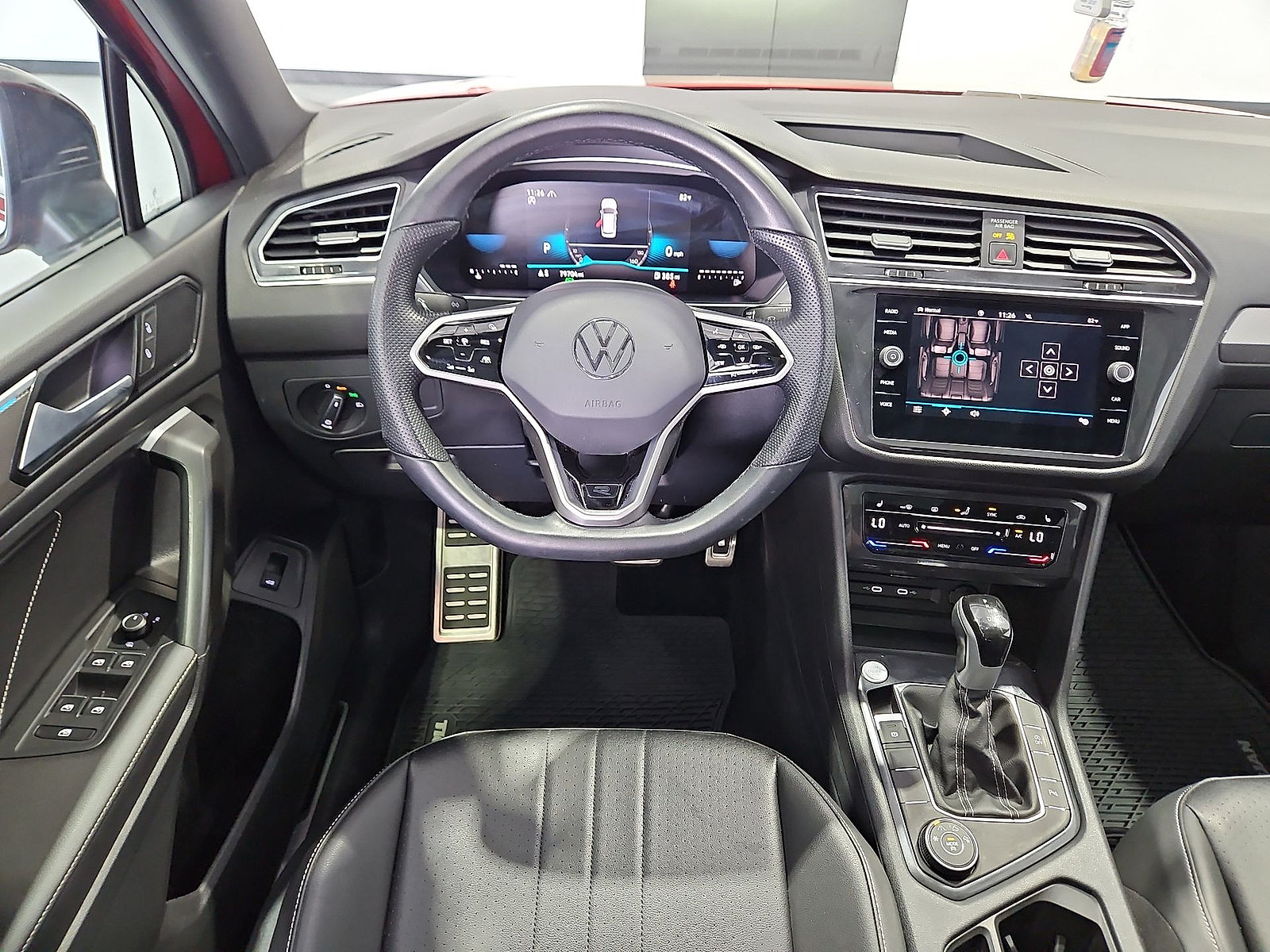 Used 2024 Volkswagen Tiguan SE R-Line AWD/4WD image 14