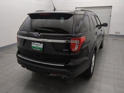 Used 2018 Ford Explorer XLT w/ Equipment Group 202A image 7