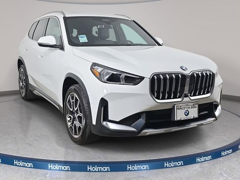 Used 2025 BMW X1 xDrive28i w/ Technology Package image 4