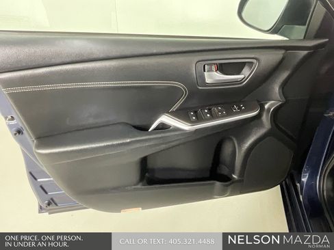 Used 2015 Toyota Camry XLE image 17