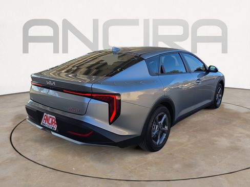 Used 2025 Kia K4 LXS image 8