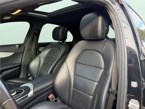 Used 2021 Mercedes-Benz C 300 Sedan image 11