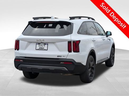 Used 2023 Kia Sorento S w/ Panoramic Sunroof Package AWD/4WD image 5