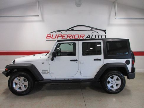 Used 2017 Jeep Wrangler Unlimited Sport w/ Quick Order Package 24S AWD/4WD image 2