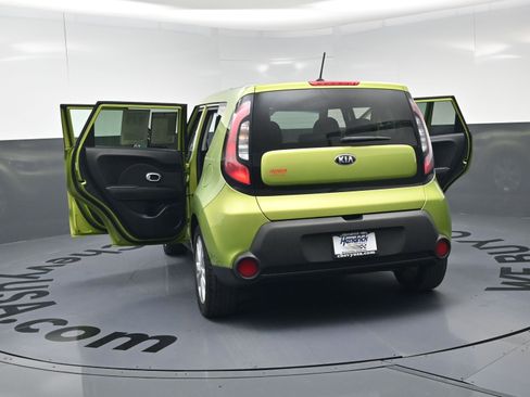 Used 2015 Kia Soul + image 28