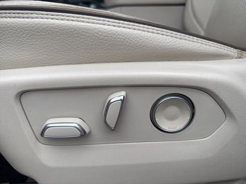 Used 2021 GMC Yukon XL Denali w/ Denali Ultimate Package image 18