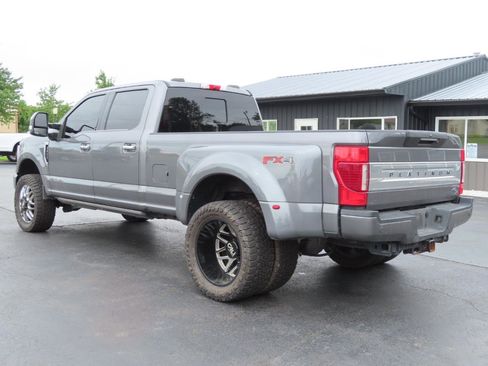 Used 2021 Ford F350 Platinum AWD/4WD image 4