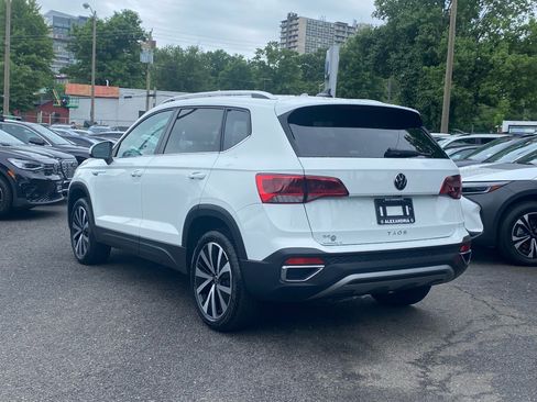 Certified 2024 Volkswagen Taos SE FWD image 4