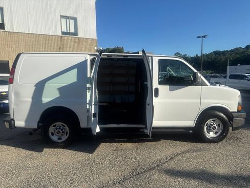 Used 2019 GMC Savana 2500 w/ Driver Convenience Package RWD image 9