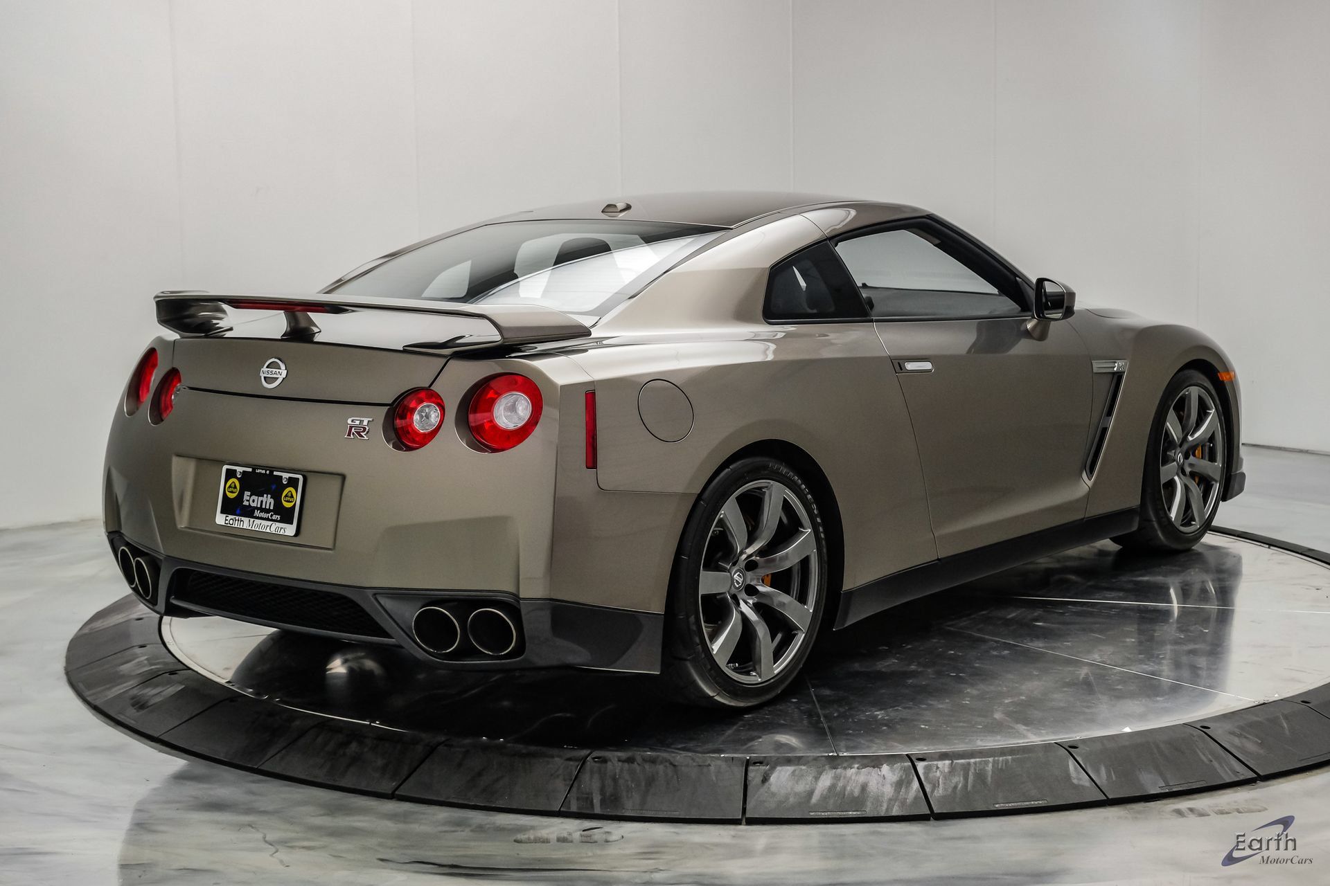 Used 2009 Nissan GT-R Premium AWD/4WD image 24