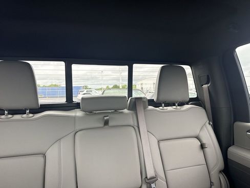Certified 2025 Chevrolet Silverado 2500 LTZ w/ LTZ Premium Package AWD/4WD image 32