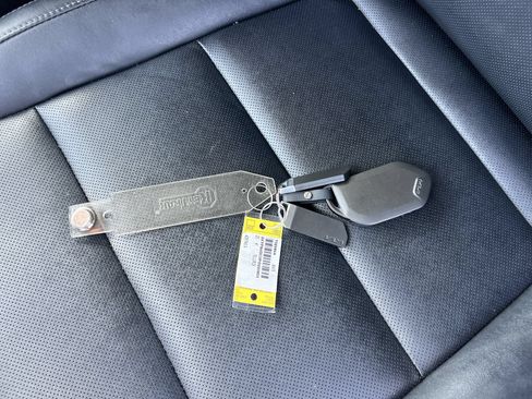 Used 2023 Kia Telluride S FWD image 38