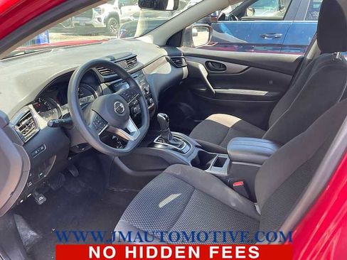 Used 2017 Nissan Rogue Sport S w/ S Appearance Package AWD/4WD image 2