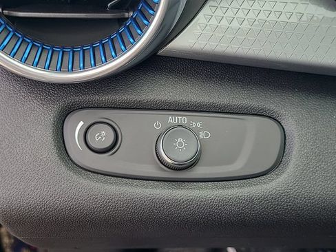 New 2026 Chevrolet Trax LT w/ Midnight Edition FWD image 22