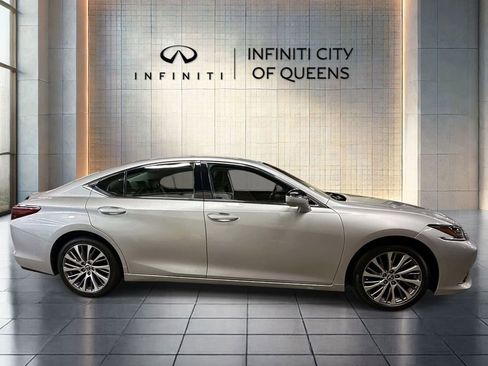 Used 2020 Lexus ES 350 w/ Premium Package FWD image 2
