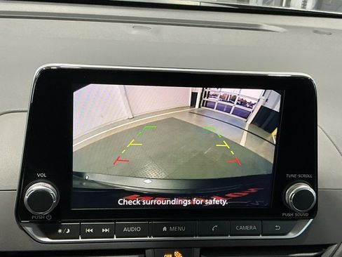 Used 2025 Nissan Altima 2.5 S image 4