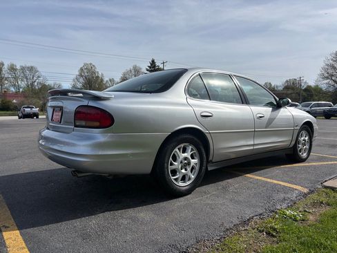 Used 2002 Oldsmobile Intrigue GL w/ Premium Leather Pkg FWD image 6