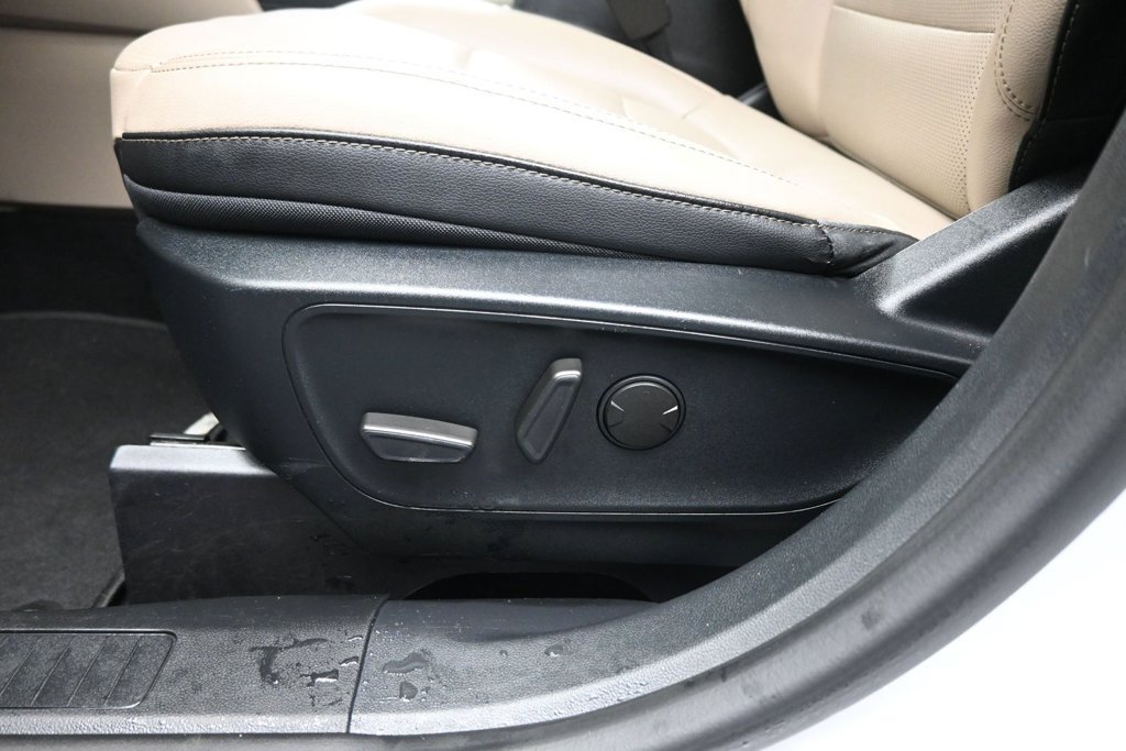 Used 2020 Ford Escape SEL FWD image 10