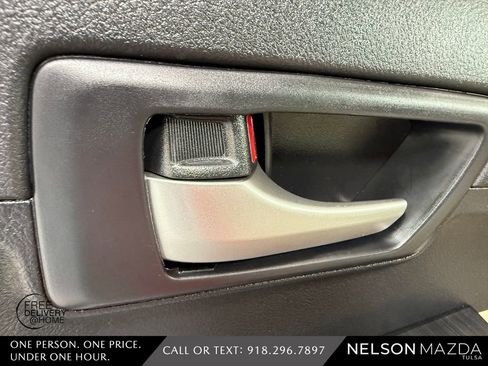 Used 2013 Toyota Camry LE FWD image 36