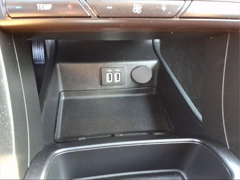 Used 2020 Ford Fusion Titanium image 12