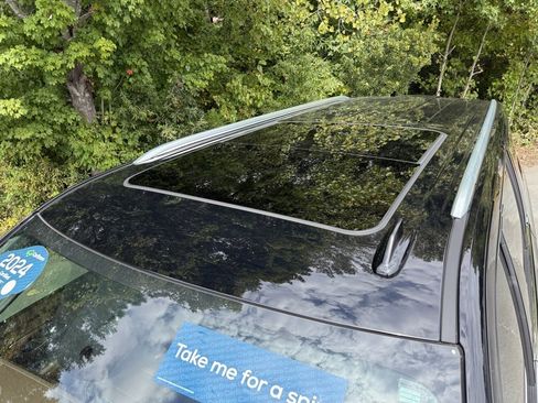 Certified 2024 Chevrolet Suburban High Country w/ Premium Package 2 image 11