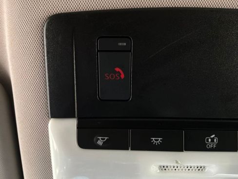 Used 2025 Nissan Rogue SV FWD image 18