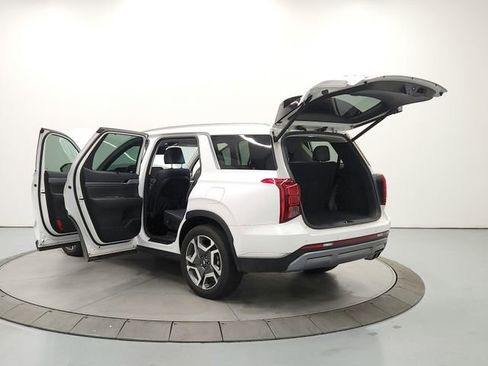 Used 2025 Hyundai Palisade SEL FWD image 13
