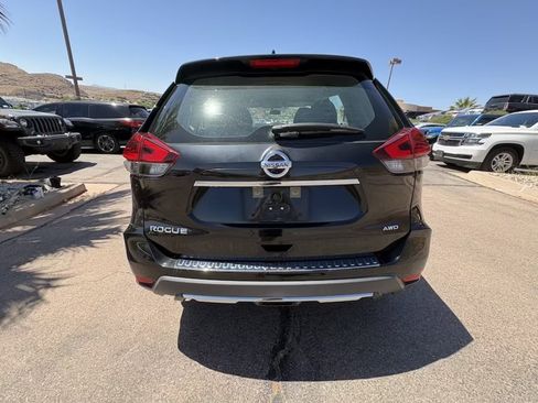 Used 2018 Nissan Rogue S AWD/4WD image 4