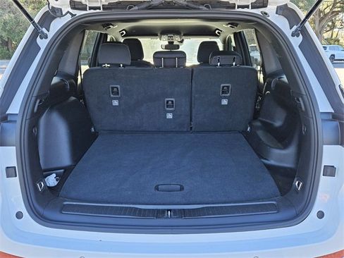 Used 2024 Jeep Grand Cherokee Laredo w/ Trailer Tow Package image 6