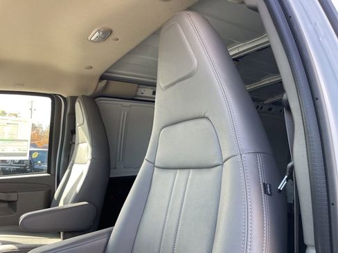 New 2025 Chevrolet Express 2500 image 7