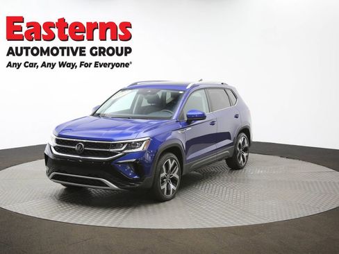 Used 2022 Volkswagen Taos SEL image 54