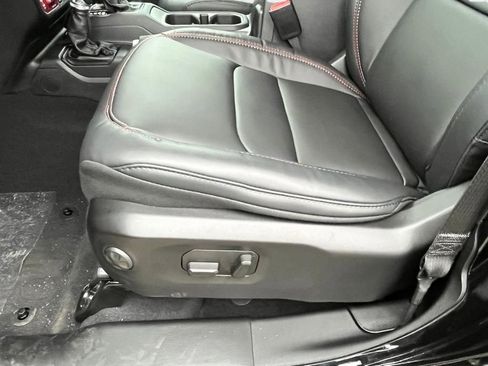 New 2025 Jeep Wrangler Rubicon w/ Technology Group image 8