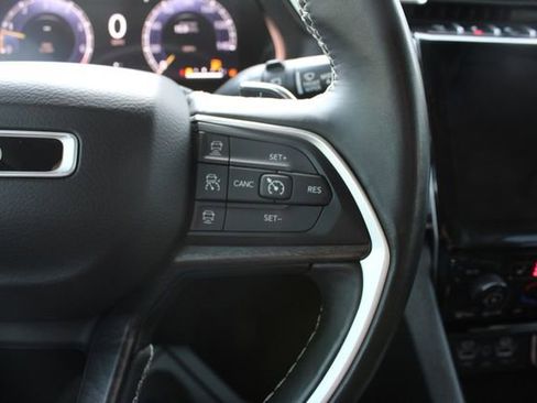 Used 2021 Jeep Grand Cherokee L Limited AWD/4WD image 14