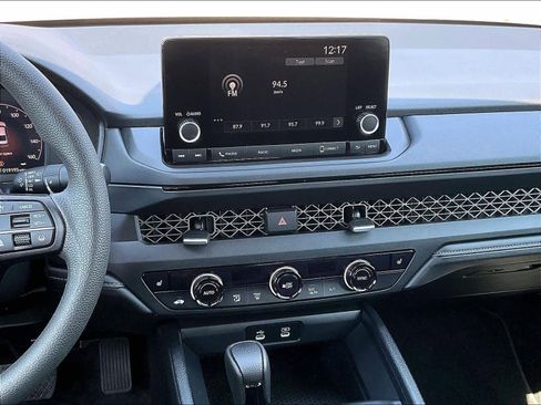 Used 2025 Honda Accord SE image 18