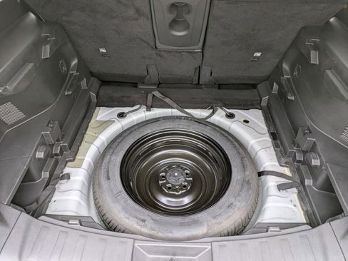 Used 2017 Nissan Rogue SV AWD/4WD image 35