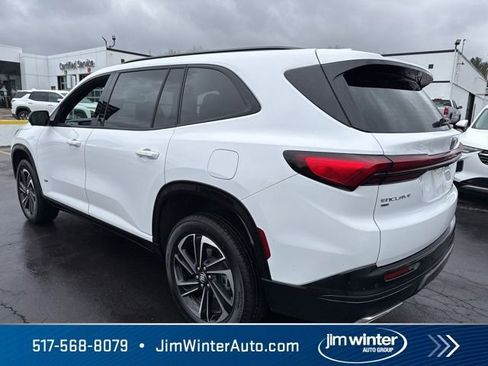 Used 2025 Buick Enclave Sport Touring image 10