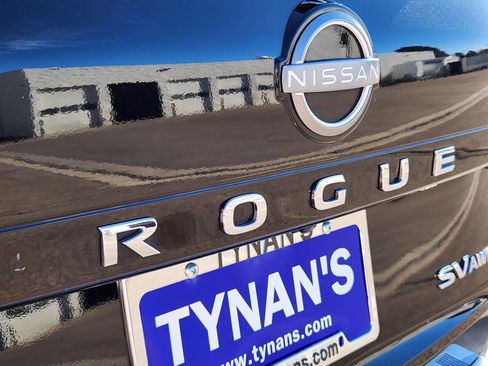 Used 2022 Nissan Rogue SV image 14