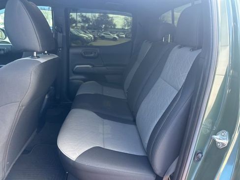 Used 2022 Toyota Tacoma TRD Sport image 30