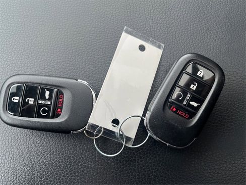 Used 2025 Honda Pilot Touring image 36